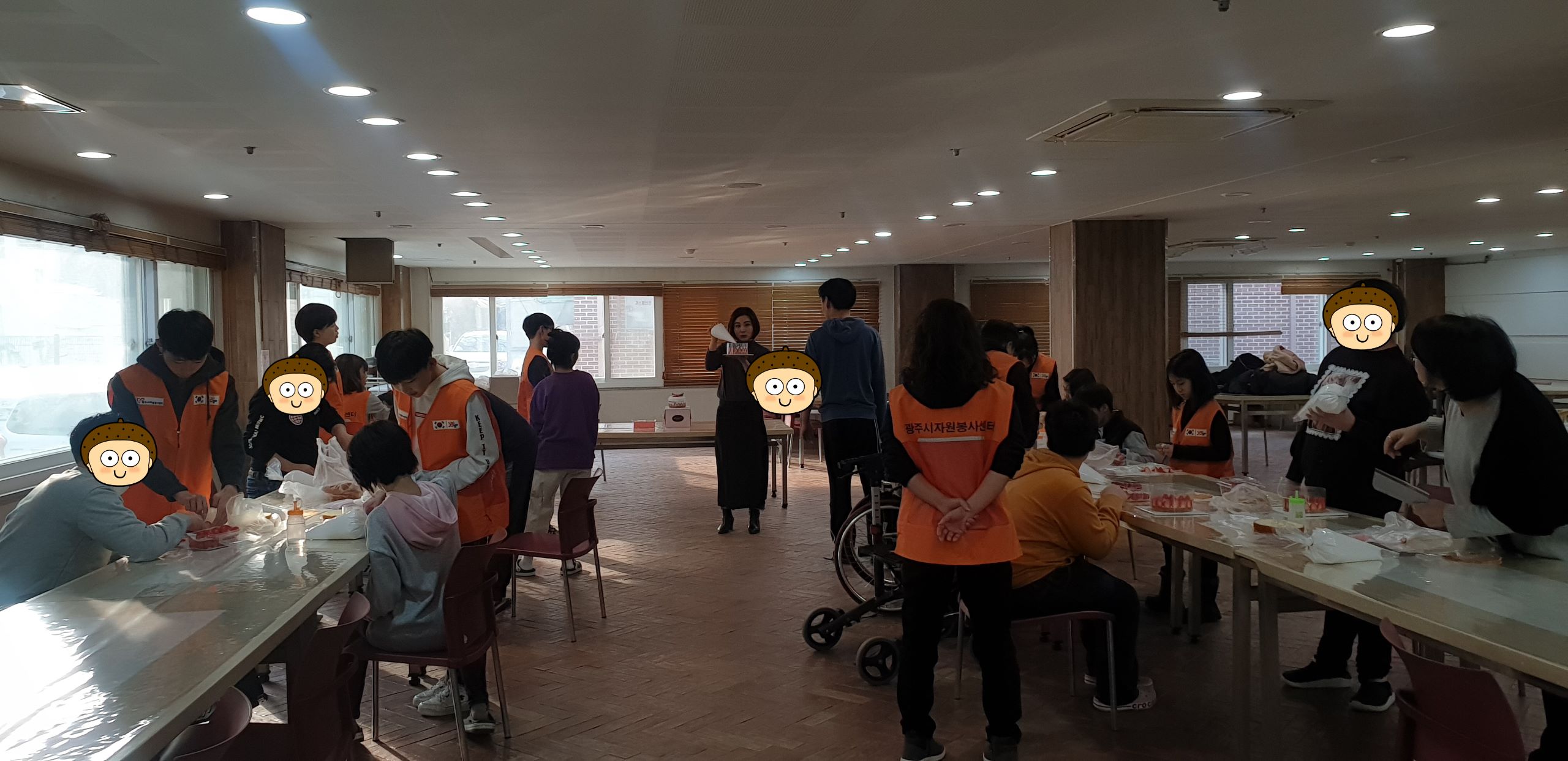 가족봉사단(케이크)1.jpg